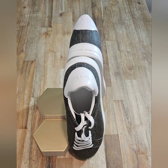 Michael Kors Nate Sneakers. - Picture 4 of 10